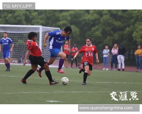 与足球明星的偶遇与成长之路我与梦想的交汇点