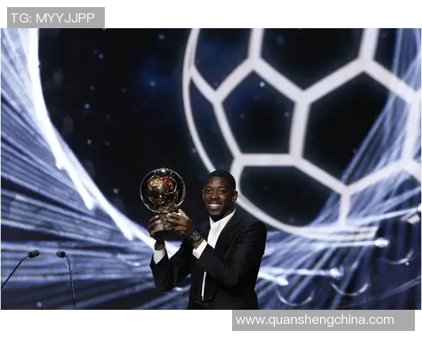 十二位足球明星的传奇故事与成就盘点，见证他们的辉煌与奋斗历程