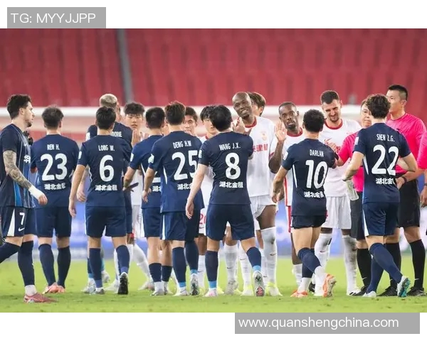 武汉足球队整体压制打法解析与战术优势探讨 武汉足球队整体压制打法解析与战术优势探讨