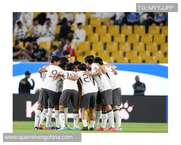 日本足球明星回国探亲期间与中国球迷亲密互动分享足球梦想 日本足球明星回国探亲期间与中国球迷亲密互动分享足球梦想