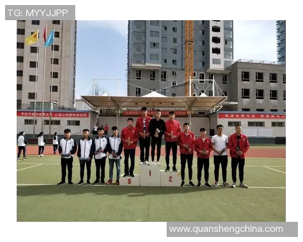 校园足球童谣传递梦想与友谊的旋律在绿茵场上飞扬